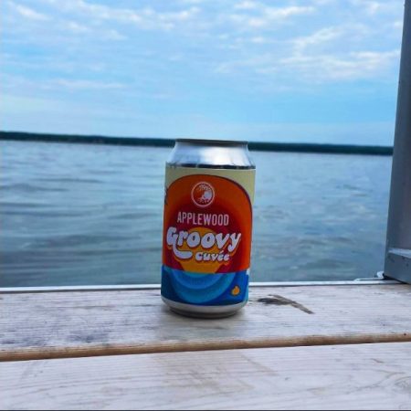 groovy cuvee in cans, made by applewood winery